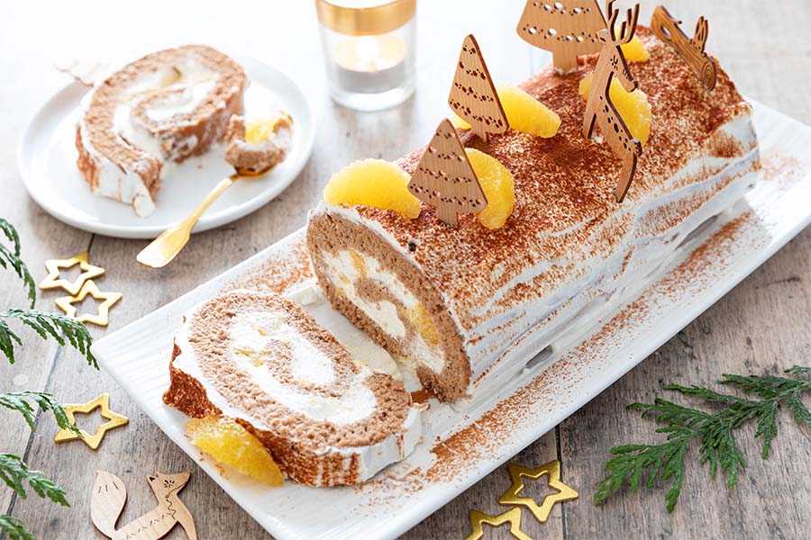 Bûche de Noël caroube, orange et chantilly